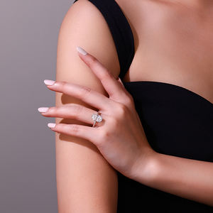 Anillo de compromiso de moissanita de plata 925 para mujer, joyería de boda de solitario de corte ovalado Simple, regalo de promesa clásico minimalista - Product Image 5