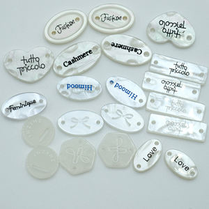 من المصنع مباشرة بقعة بسيطة إكسسوارات الموضة أزرار بيضاوية علامة راتنج لؤلعي للملابس - Product Image 3