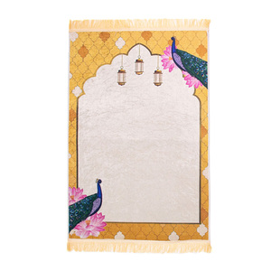 Vente en gros de tapis de prière <span class=keywords><strong>pour</strong></span> adultes en flanelle épaissie à franges <span class=keywords><strong>pour</strong></span> le Hajj de <span class=keywords><strong>la</strong></span> <span class=keywords><strong>Mecque</strong></span> musulmane tapis de prière à approvisionnement direct d'usine - Product Image 1