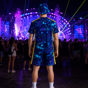 เสื้อยืด กางเกงขาสั้น หมวกบักเก็ต พิมพ์ลายเทศกาลดนตรีแบบซับลิเมชั่นทั้งตัว ชุดลำลอง 3 ชิ้น สำหรับแฟนคลับ - Product Image 3