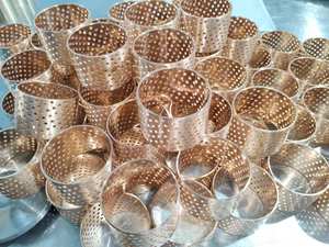 جلبة برونزية FB092 آمنة وسهلة التركيب، مناسبة للأجزاء الدوارة والمتذبذبة، تتحمل الأحمال المتوسطة، تحتوي على فتحات للزيت. - Product Image 6