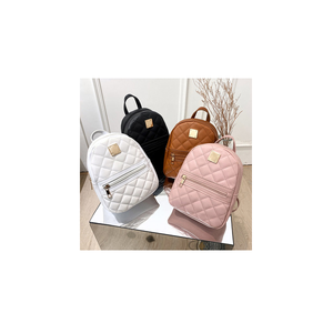 Mochila de lujo 100% de cuero genuino para mujer con superficie de grano suave y uso cómodo - Product Image 1