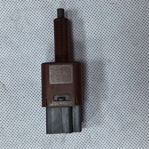 Interruptor de Luz de Freno Nissan 25320JN00A 25320AX00C 25320-AX00B Para Reemplazo y Reparación - Product Image 4