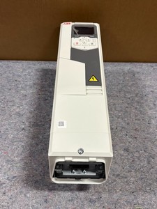 Variateur de fréquence AC à usage général ACS58001024A2C135 208-240V ND 75HP 242A PLC Automatisation industrielle Neuf et original Garantie 1 an - Product Image 1