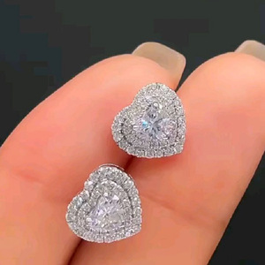 Orecchini a Cuore di Lusso per Donne, Completamente Decorati con Zirconi, Gioielli Eleganti e Delicati per Uso Quotidiano - Product Image 4