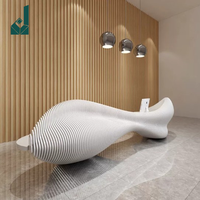 Comptoir d'accueil moderne et minimaliste en fibre de verre, de forme irrégulière, pour salon de beauté, hôtel et hall d'entreprise