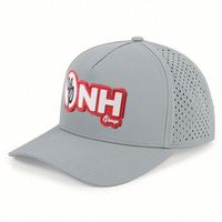 Casquettes perforées découpées au laser personnalisées à 5 panneaux avec logo en caoutchouc PVC, casquettes de sport imperméables de performance, casquettes de golf