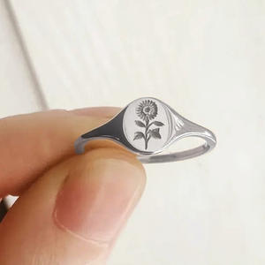 Anillo de Sello H369 de Oro Sólido de 18K con Grabado de Flor y Engaste de Bisel, Joyería Fina Unisex para Uso Diario - Product Image 6