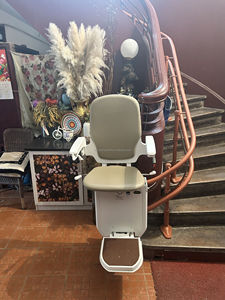Meilleur <span class=keywords><strong>prix</strong></span>, capacité de charge de 120 kg, fauteuil monte-<span class=keywords><strong>escalier</strong></span> droit personnalisé, fonctionnement convivial, monte-<span class=keywords><strong>escalier</strong></span> domestique avec <span class=keywords><strong>siège</strong></span> confortable - Product Image 3