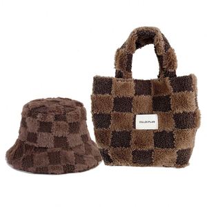 ชุด2023หมวกทรงถังพร้อมกระเป๋าใส่กลางแจ้งสำหรับทุกวันกระเป๋าลายสก๊อตสำหรับฤดูหนาวผ้ากำมะหยี่ทันสมัย - Product Image 3