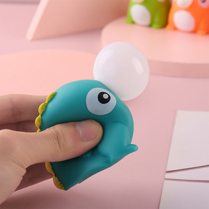 Giocattolo Antistress Dinosauro <span class=keywords><strong>che</strong></span> Soffia Bolle - Giocattolo Squeaky Squishy Adorabile per Bambini - Giocattolo per Alleviare lo Stress e Rilassarsi - Product Image 5