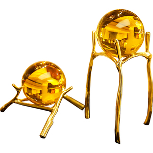 Ornement moderne minimaliste en boule de cristal porte-bonheur avec support doré pour la décoration du salon, du bureau ou du bureau à domicile - Product Image 2