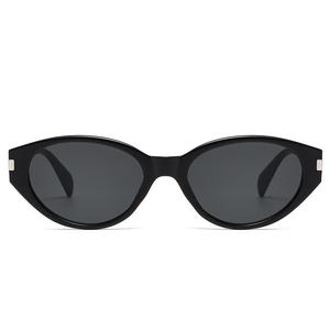 แว่นกันแดดทรงแคทอายย้อนยุคสำหรับผู้หญิง Qianai กรอบเล็ก ป้องกันรังสียูวี 400 กรอบสีเทา PC เลนส์ AC แบบที่ 3 - Product Image 2