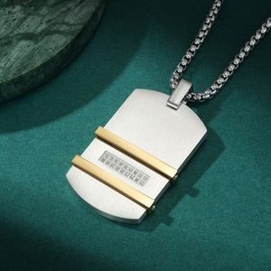 Collana con Ciondolo Personalizzato in Acciaio Inossidabile Nero, Gioiello Geometrico da Uomo con Zirconi e Incisione Impermeabile - Product Image 4