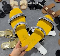 Sandales plates pour femmes, légères et confortables, idéales pour la plage et l'extérieur, design varié, vente en gros