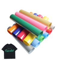 Vente en gros de qualité Textil Flex HTV Rolls PU Film vinyle de transfert de chaleur élevée pour vêtements T-Shirts bonne année Design