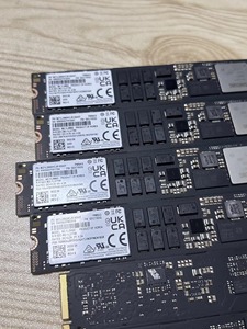 HORNG SHING Disque SSD utilisé MZ1L2960HCJR-00A07 PM9A3 M.2 960G SATA 6Gbps SSD - Product Image 3