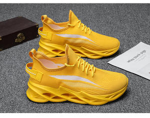 รองเท้าลำลองของผู้ชายแฟชั่นใหม่ดีไซน์ตาข่ายระบายอากาศและใส่สบายอเนกประสงค์และทันสมัยพร้อมคุณสมบัติกันลื่น - Product Image 6