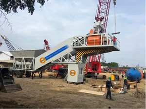 Centrale à béton mobile XINYU de type HZS60 avec convoyeur à vis, moteur et PLC, alimentée électriquement pour les équipements de construction - Product Image 4