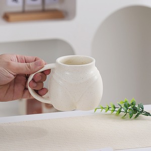 Tasses en céramique originales en forme de fesses en porcelaine crème, mignonnes tasses à thé et à café en céramique - Product Image 2