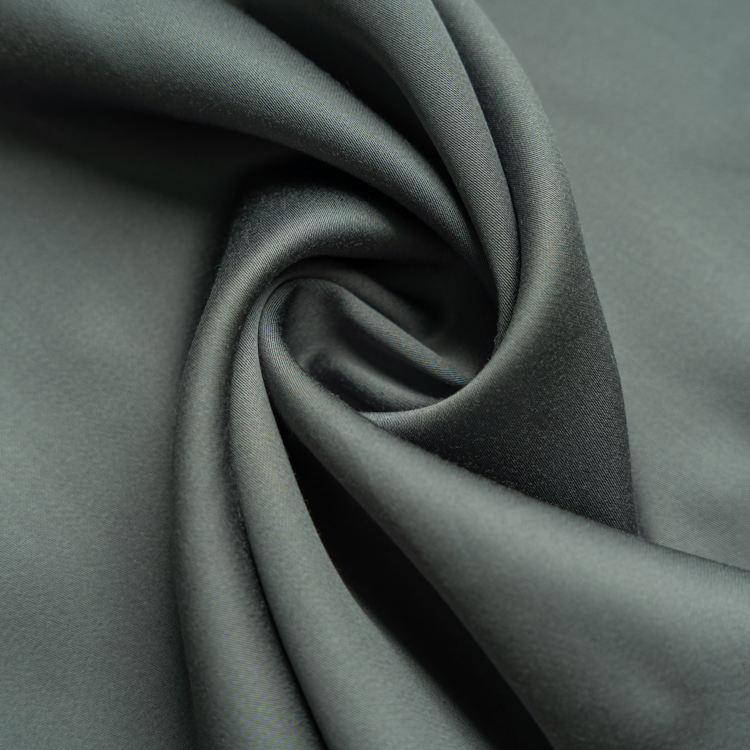 สีเทาเข้ม