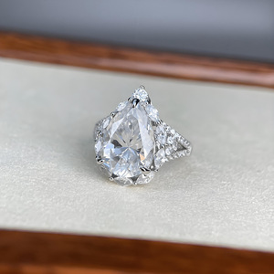Anillo de Moissanita en Forma de Pera de 6CT para Mujer, Plata de Ley S925, 10x14mm, Forma de Lágrima, Estilo Europeo y Estadounidense - Product Image 4
