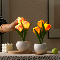 Lampe de nuit en forme de tulipe en pot, lumière chaude, lampe d'ambiance de chevet, cadeau créatif pour la Saint-Valentin, Noël, pour les filles, décoration de table à la maison