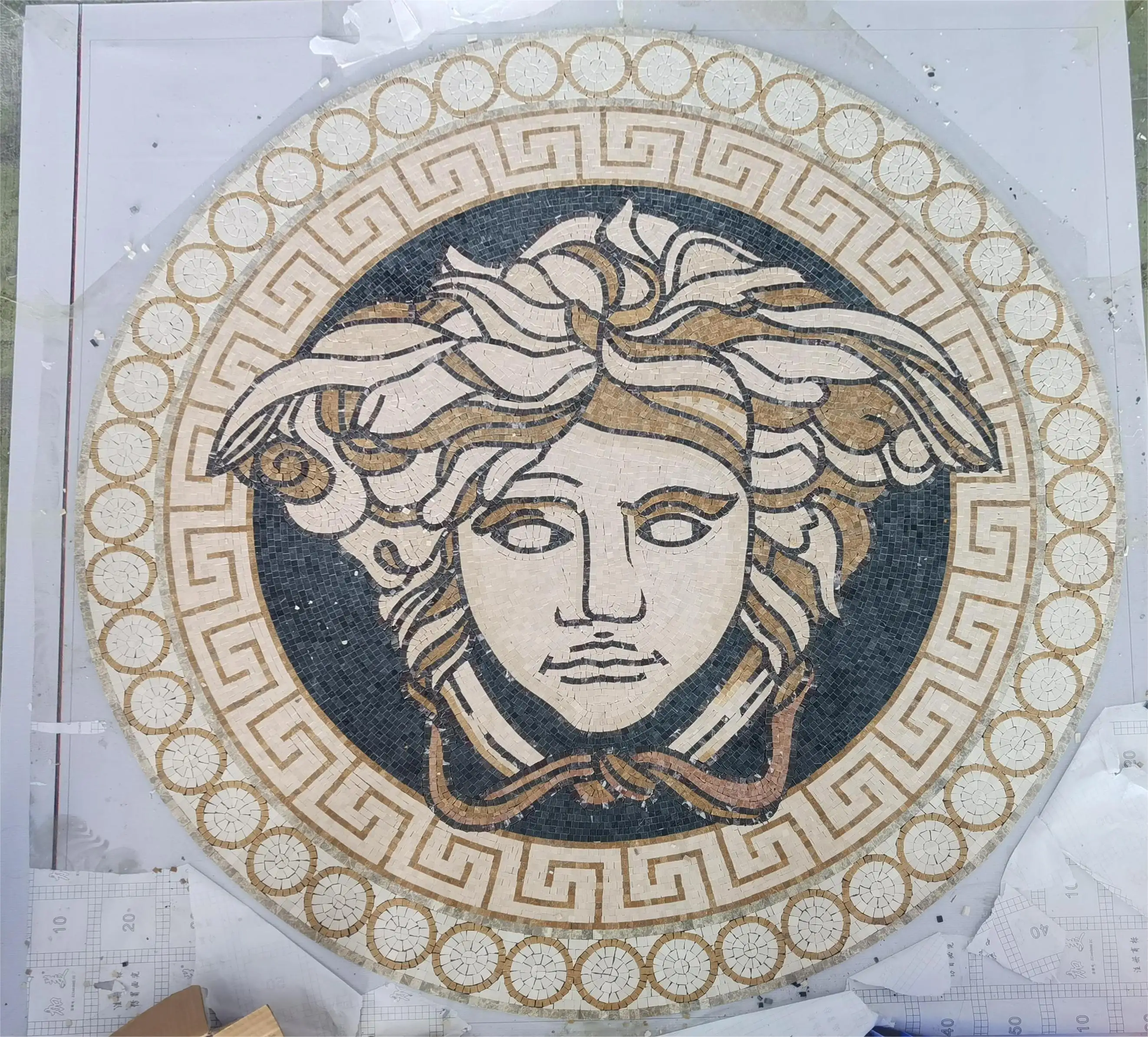 Medalhão redondo de 60 polegadas 152x152cm para decoração de paredes interiores de vilas, mosaico de marmore de Medusa deusa, design moderno