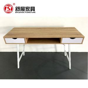 Escritorio simple de metal con recubrimiento en polvo negro de madera marrón moderno con mesa de ordenador de <span class=keywords><strong>segunda</strong></span> <span class=keywords><strong>mano</strong></span> - Product Image 1
