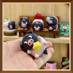 Caja Sorpresa de Figuras de Resina de Peppa Pig, Adorno Coleccionable para Escritorio, Regalo Unisex para Jóvenes y Niños - Product Image 5