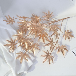 Cubo de hoja de oro <span class=keywords><strong>para</strong></span> decoración del hogar, hoja de eucalipto artificial, material de flor de Año Nuevo, venta al por mayor - Product Image 6