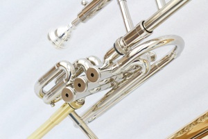 <span class=keywords><strong>Trombone</strong></span> à vent à double usage en <span class=keywords><strong>cuivre</strong></span> doré avec corps en laiton, glissière en cupronickel et pistons à vent, tonalité Bb, produit OEM - Product Image 5