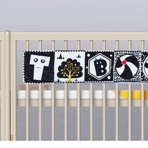 Libro de paños de bebé arrugado suave, juguete de Educación Temprana, colgante envolvente de cama Digital de animales visuales en blanco y negro - Product Image 3