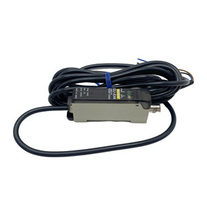 Capteur de proximité capacitif intégré cylindrique E2J-JC4A 100 % neuf, détection 4 mm, non métallique, NPN - Product Image 3
