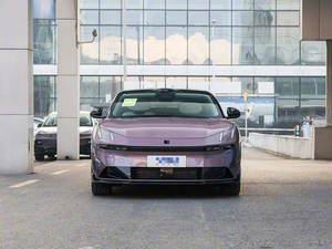 Berline moyenne à grande, ventes à fort volume, Lynk&Co 10emp 2026, nouvelle énergie, luxe, hybride rechargeable, 4 portes, 5 places, berline, 240 km, Lynk&Co 10 <span class=keywords><strong>EMP</strong></span> - Product Image 2