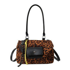 Sac pour femme à double usage à la mode avec imprimé léopard et patchwork en daim et cuir - Product Image 1