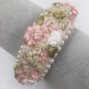 FINESTYLE Listo para Enviar 001 Diadema de Seda con Flores de Encaje Cosidas a Mano al por Mayor, Moda para Mujer con Perlas - Product Image 5