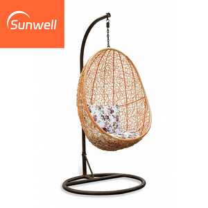 Sedia a Dondolo da Esterno Moderna con Telaio in Metallo e Cuscino Impermeabile, Cesto in Vimini Intrecciato per Balcone, Cortile, Villa - Product Image 5