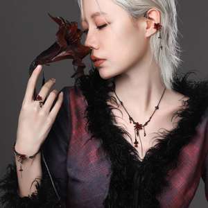 Conjunto de Joyería Mandala Estilo Oscuro y Dulce, Collar Largo con Borlas y Pendientes Bohemios, Conjunto Chapado en Oro Negro de Alta Gama - Product Image 5