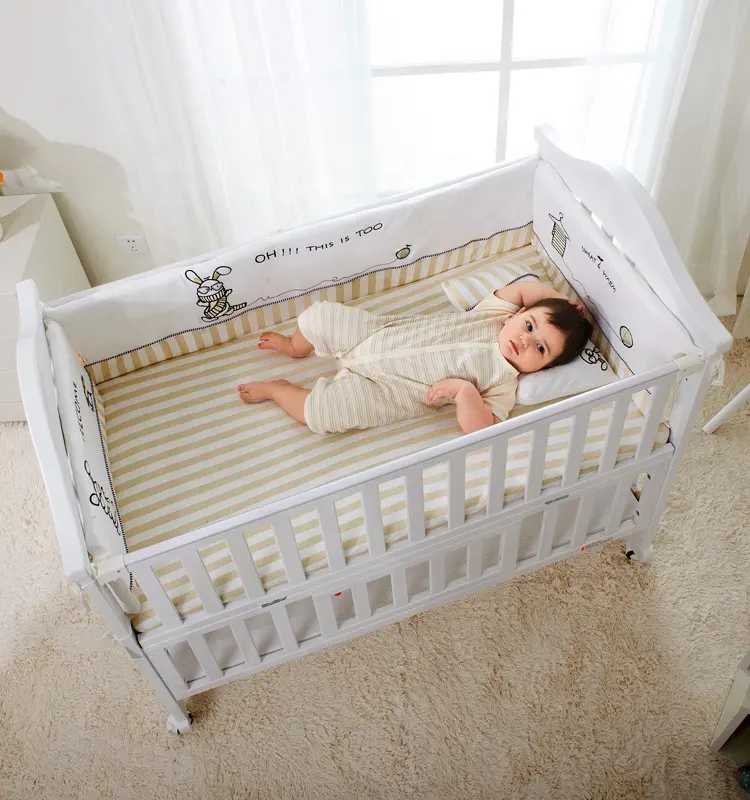 थोक नवजात लकड़ी के जुड़वां समायोज्य ठोस देवदार की लकड़ी cort ऑनलाइन झूल बच्चे की पालना खाट बिस्तर के साथ पहियों