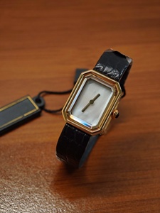 Nuevo Modelo 2026, Reloj de Cuarzo Dorado para Mujer, Estilo Simple, Moderno y Elegante, Venta al Por Mayor de Fábrica - Product Image 2