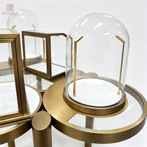 Présentoirs <span class=keywords><strong>en</strong></span> <span class=keywords><strong>verre</strong></span> de luxe pour boutiques, socles colonnes <span class=keywords><strong>en</strong></span> or brossé avec dômes de protection pour la présentation de bijoux et de montres de luxe - Product Image 6