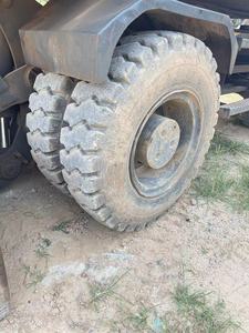 Excavateur à roue utilisé de couleur jaune utilisé Hyundai210-7 en vente avec des prix bon marché - Product Image 3