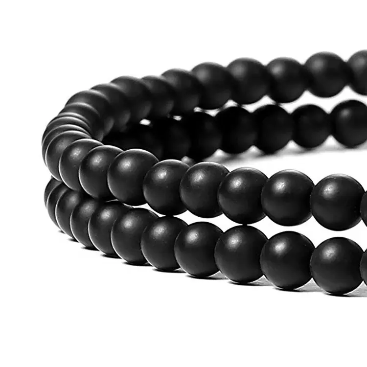Filo di perle di onice in agata opaca di pietra naturale nera smerigliata per la creazione di braccialetti di gioielli