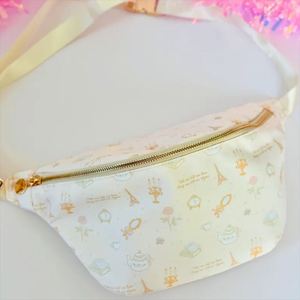 กระเป๋าคาดเอวไนลอนขนาดใหญ่พิเศษสำหรับผู้หญิง ยี่ห้อ Keymay ลายการ์ตูน พิมพ์ลายสำหรับเล่นกีฬา เดินทาง มีซิป สายสะพายยาว กันน้ำ พกพาสะดวก - Product Image 4