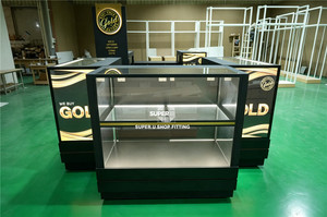 Vetrina Espositiva Personalizzata per Acquirenti di Oro, Bancone in Vetro con Illuminazione a LED e Lightbox del Marchio per Negozi di Gioielli e Metalli Preziosi - Product Image 5