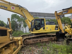 รถขุดไฮดรอลิกแบบตีนตะขาบ Komatsu PC450 PC450LC PC450-6 PC450-7 PC450-8 มือสอง น้ำหนัก 45 ตัน ของแท้จากญี่ปุ่น สำหรับงานขุดเหมืองหนัก - Product Image 3