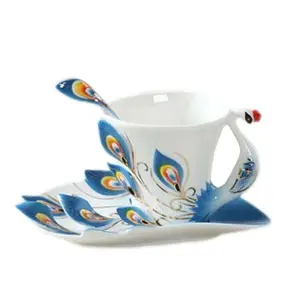 Taza de café y platillo de cerámica con esmalte de pavo real 3D pintado a mano chino para regalo