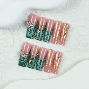 Uñas portátiles con degradado <span class=keywords><strong>verde</strong></span> francés con diseño de mariposa de lujo 24 piezas diamantes de imitación de punto dorado para dedos puntas de uñas de moda - Product Image 2