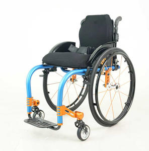 Fauteuil roulant manuel léger en alliage d'aluminium haut de gamme avec dossier pliable Roues de 24 pouces avec panneaux latéraux en fibre de carbone - Product Image 3